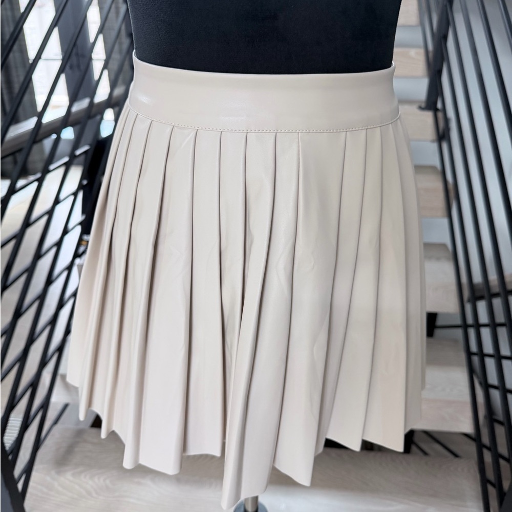 New Elegant Cream Pleated Skirt size S